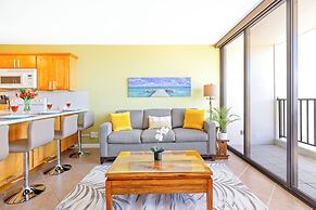 Premium Remodeled Condo with Ocean View and Parking