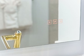 Premium Remodeled Condo with Ocean View and Parking