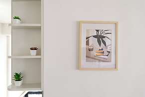 Premium Remodeled Condo with Ocean View and Parking