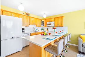 Premium Remodeled Condo with Ocean View and Parking