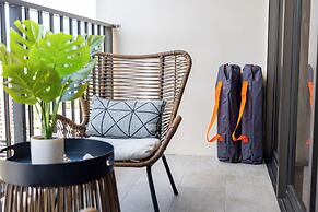 Premium Remodeled Condo with Ocean View and Parking