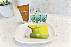 Premium Remodeled Condo with Ocean View and Parking