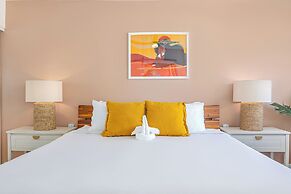 Premium Remodeled Condo with Ocean View and Parking