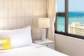 Premium Remodeled Condo with Ocean View and Parking