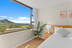 Premium Remodeled Condo with Ocean View and Parking