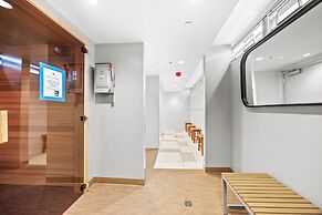 Premium Remodeled Condo with Ocean View and Parking