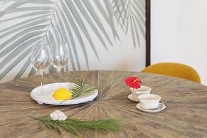 Premium Remodeled Condo with Ocean View and Parking