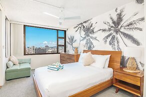 Premium Remodeled Condo with Ocean View and Parking