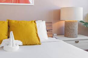 Premium Remodeled Condo with Ocean View and Parking