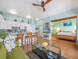 Premium Remodeled Condo with Ocean View and Parking