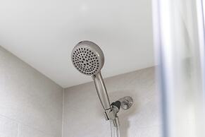 Premium Remodeled Condo with Ocean View and Parking