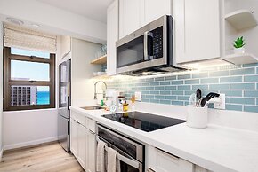 Premium Remodeled Condo with Ocean View and Parking