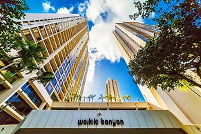 Premium Remodeled Condo with Ocean View and Parking