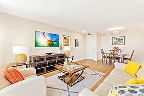 Premium Remodeled Condo with Ocean View and Parking