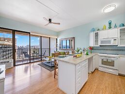 Premium Remodeled Condo with Ocean View and Parking