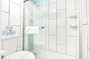 Premium Remodeled Condo with Ocean View and Parking