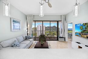 Premium Remodeled Condo with Ocean View and Parking