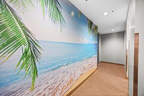 Premium Remodeled Condo with Ocean View and Parking