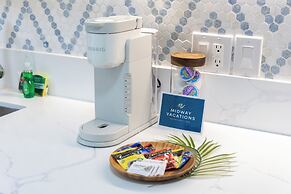 Premium Remodeled Condo with Ocean View and Parking