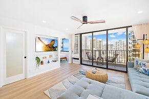 Premium Remodeled Condo with Ocean View and Parking