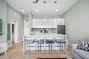 Premium Remodeled Condo with Ocean View and Parking