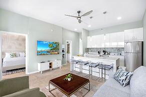 Premium Remodeled Condo with Ocean View and Parking