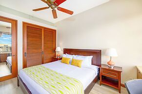 Premium Remodeled Condo with Ocean View and Parking