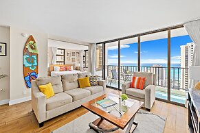 Premium Remodeled Condo with Ocean View and Parking