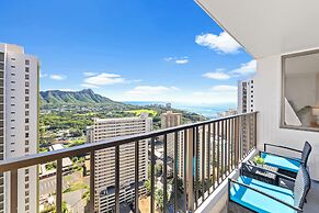 Premium Remodeled Condo with Ocean View and Parking