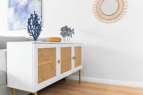 Premium Remodeled Condo with Ocean View and Parking