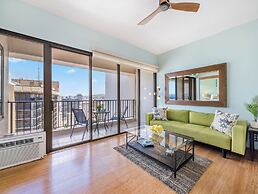 Premium Remodeled Condo with Ocean View and Parking