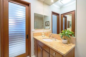 Premium Remodeled Condo with Ocean View and Parking