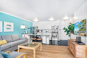 Premium Remodeled Condo with Ocean View and Parking