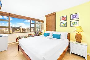 Premium Remodeled Condo with Ocean View and Parking