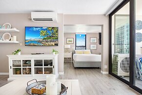 Premium Remodeled Condo with Ocean View and Parking