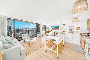Premium Remodeled Condo with Ocean View and Parking