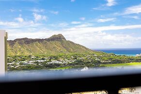 Premium Remodeled Condo with Ocean View and Parking