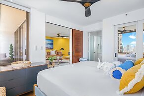 Premium Remodeled Condo with Ocean View and Parking