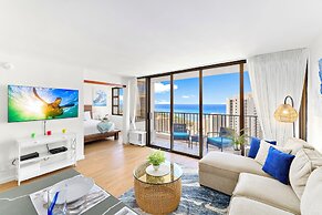 Premium Remodeled Condo with Ocean View and Parking