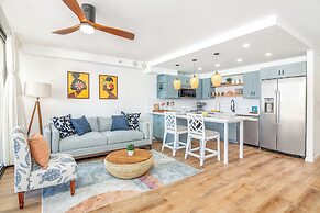 Premium Remodeled Condo with Ocean View and Parking