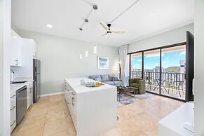 Premium Remodeled Condo with Ocean View and Parking