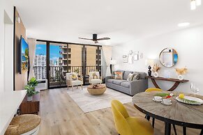 Premium Remodeled Condo with Ocean View and Parking