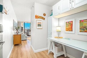 Premium Remodeled Condo with Ocean View and Parking