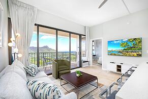 Premium Remodeled Condo with Ocean View and Parking