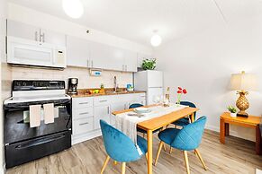 Mountain View Condo with 2 Double Beds and Parking