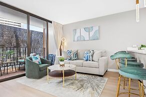 Mountain View Condo with 2 Double Beds and Parking