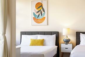 Mountain View Condo with 2 Double Beds and Parking