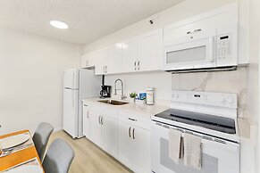 Mountain View Condo with 2 Double Beds and Parking