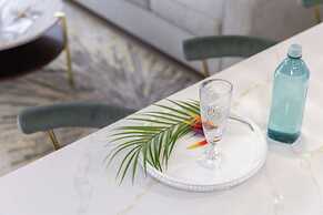 Mountain View Condo with 2 Double Beds and Parking