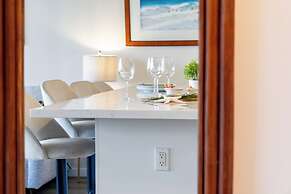 Mountain View Condo with 2 Double Beds and Parking